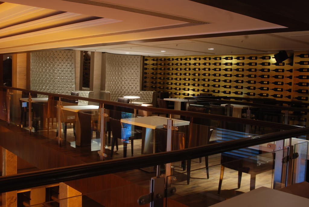 Hotel Pluto'S Nueva Delhi Exterior foto