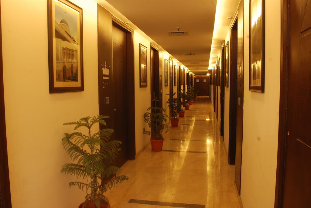Hotel Pluto'S Nueva Delhi Exterior foto