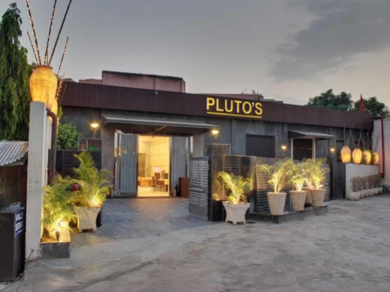 Hotel Pluto'S Nueva Delhi Exterior foto