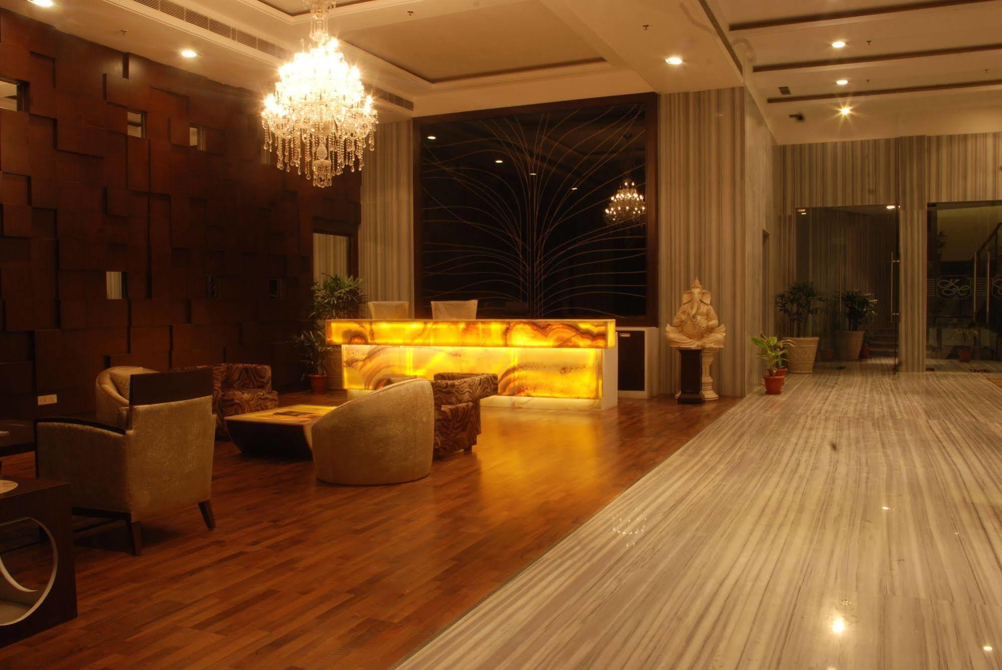Hotel Pluto'S Nueva Delhi Exterior foto