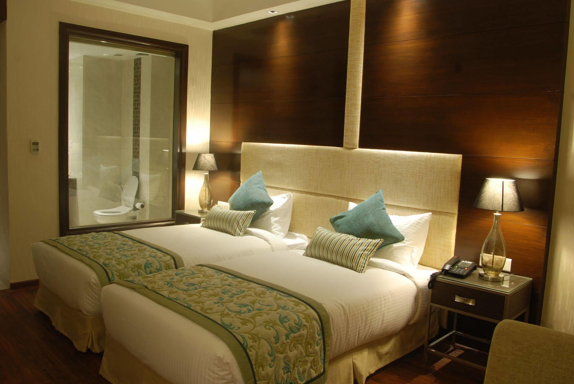 Hotel Pluto'S Nueva Delhi Exterior foto