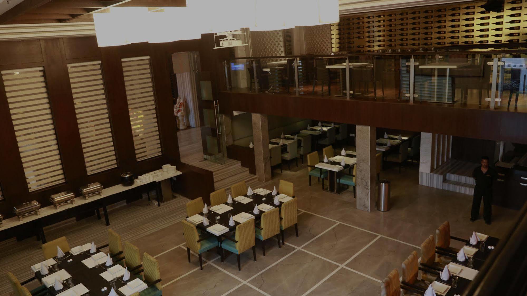 Hotel Pluto'S Nueva Delhi Exterior foto