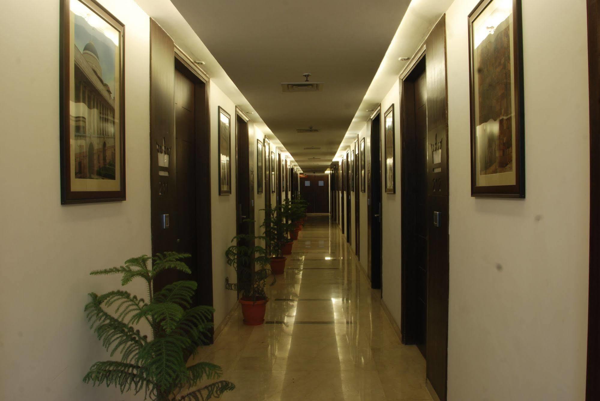 Hotel Pluto'S Nueva Delhi Exterior foto